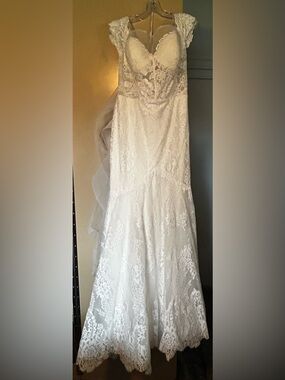 L'Amour White Lace Bridal Gown